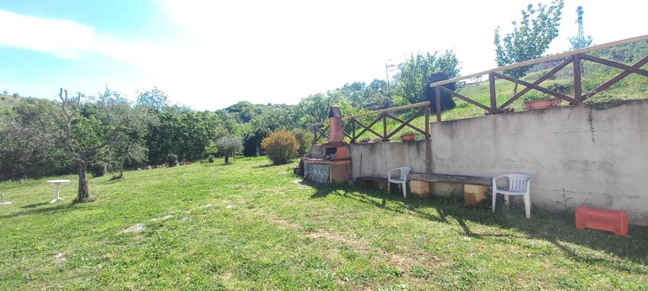 Villa Casa Indipendente In Paese Con Giardino Saturnia Exterior foto